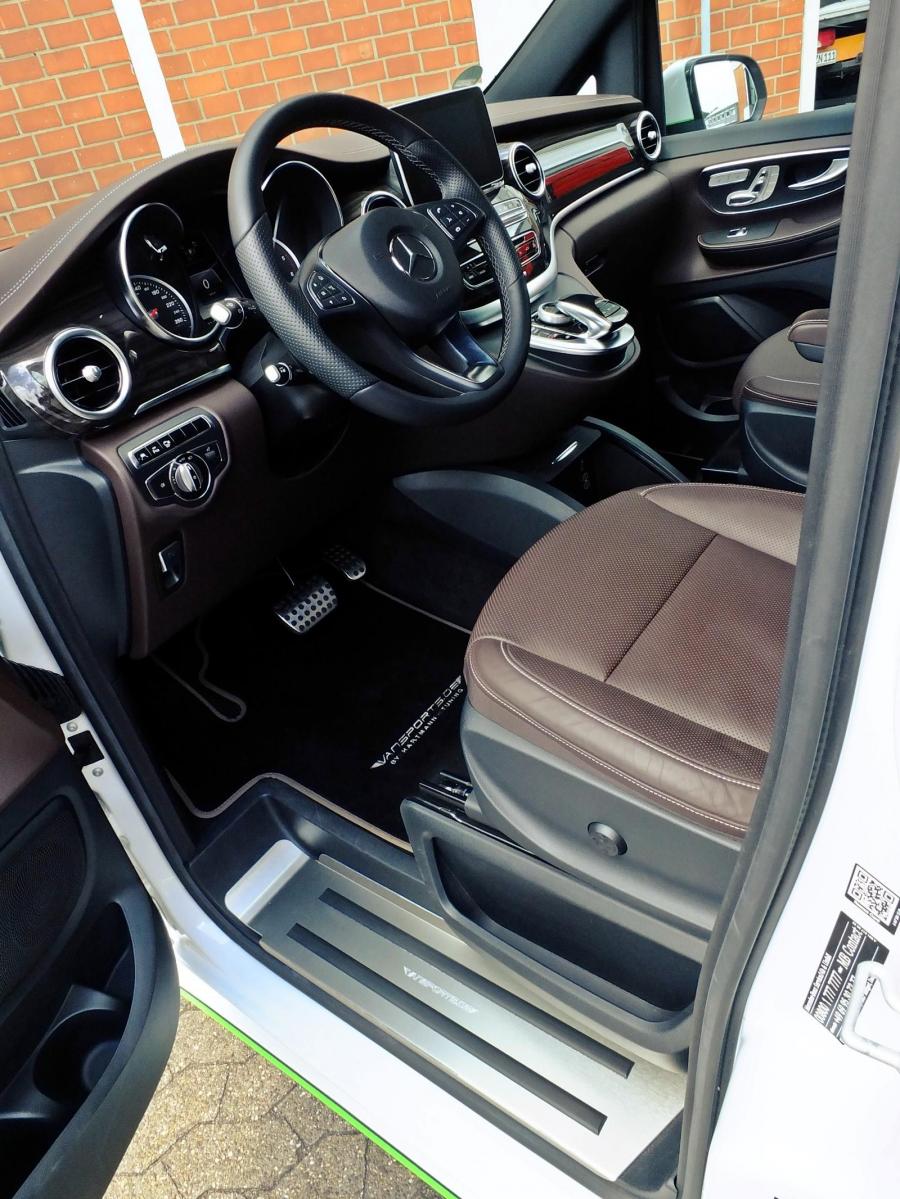 Интерьер Mercedes-Benz V250 by Hartmann Tuning 2015 года  (фото 5 из 14)